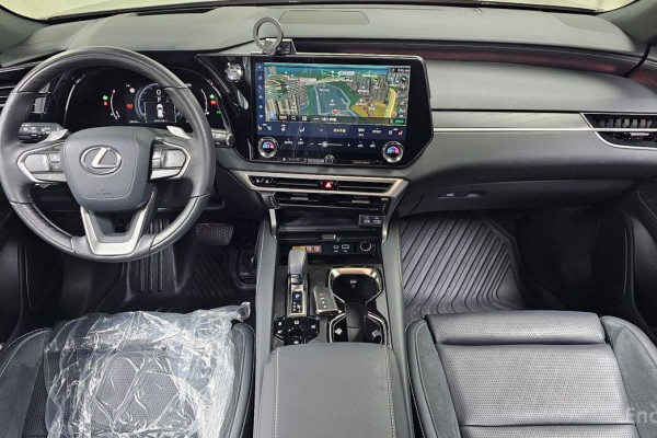 2023 Lexus RX с пробегом 28 974 км