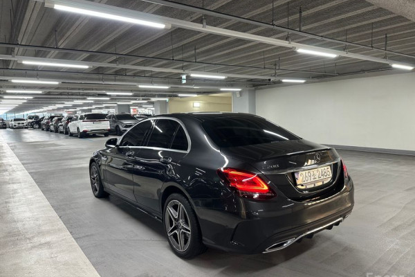 2021 Mercedes-Benz C-Класс AMG с пробегом 49 446 км