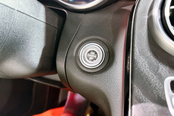 2021 Mercedes-Benz C-Класс AMG с пробегом 13 989 км