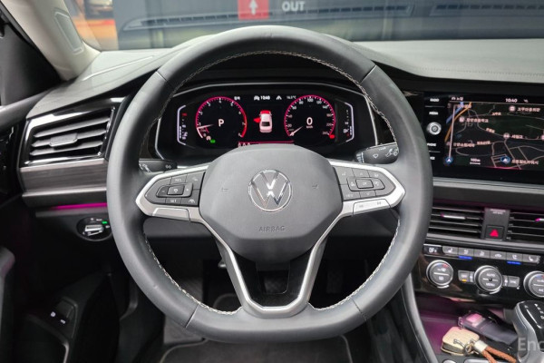 2022 Volkswagen Jetta с пробегом 43 516 км