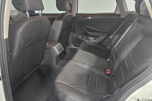 2021 Volkswagen Jetta с пробегом 48 256 км