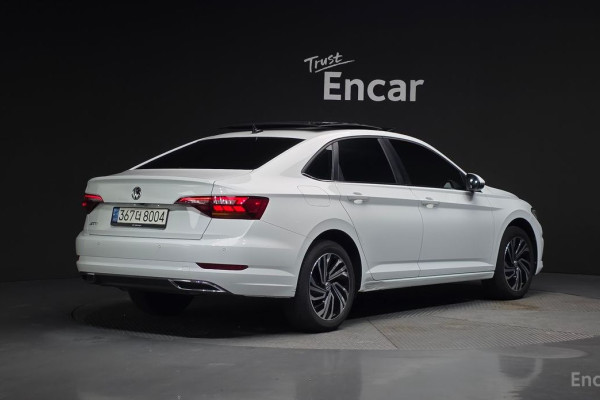 2021 Volkswagen Jetta с пробегом 43 268 км