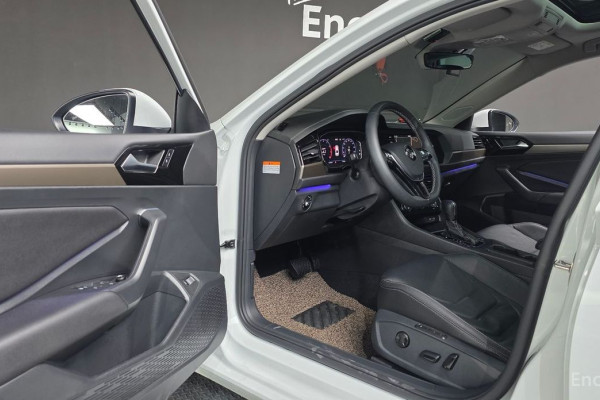 2021 Volkswagen Jetta с пробегом 43 268 км