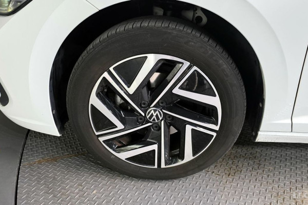 2022 Volkswagen Jetta с пробегом 23 968 км