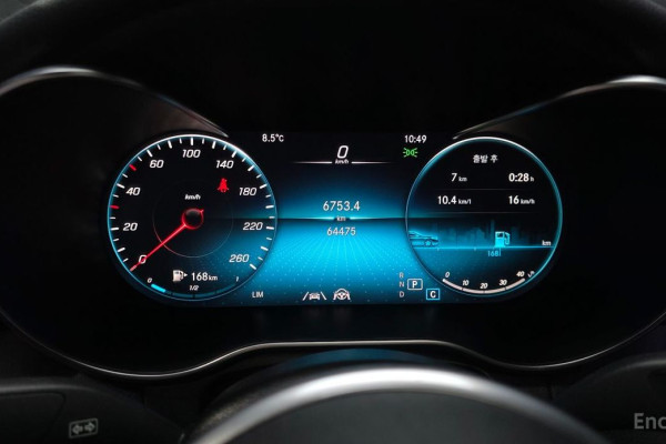 2021 Mercedes-Benz GLC с пробегом 64 475 км