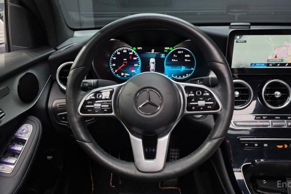 2021 Mercedes-Benz GLC с пробегом 64 475 км