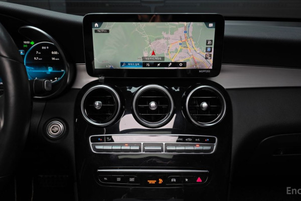 2021 Mercedes-Benz GLC с пробегом 64 475 км