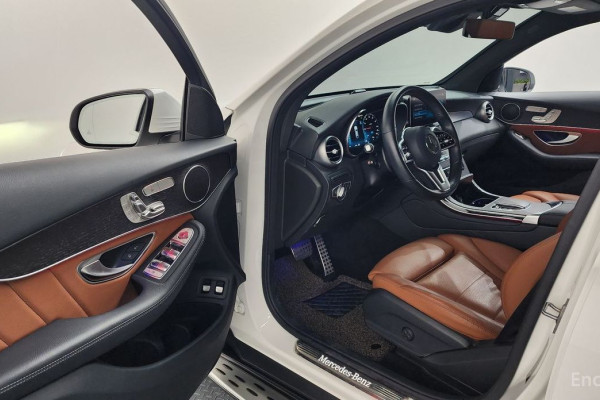 2021 Mercedes-Benz GLC с пробегом 43 988 км