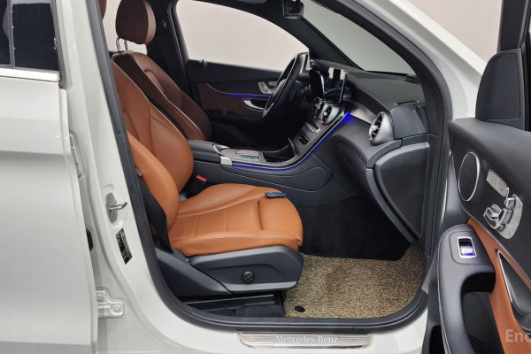 2021 Mercedes-Benz GLC с пробегом 43 988 км