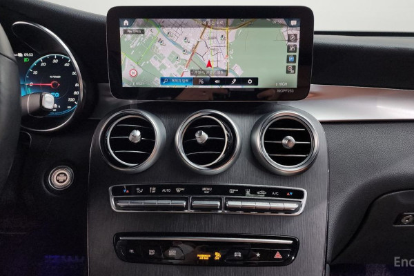 2021 Mercedes-Benz GLC с пробегом 43 988 км