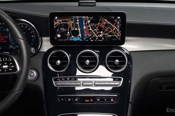 2021 Mercedes-Benz GLC с пробегом 80 127 км