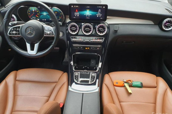 2021 Mercedes-Benz GLC с пробегом 62 621 км