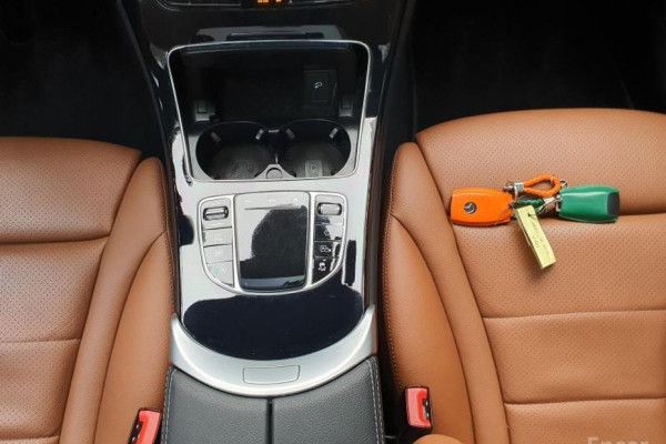 2021 Mercedes-Benz GLC с пробегом 62 621 км