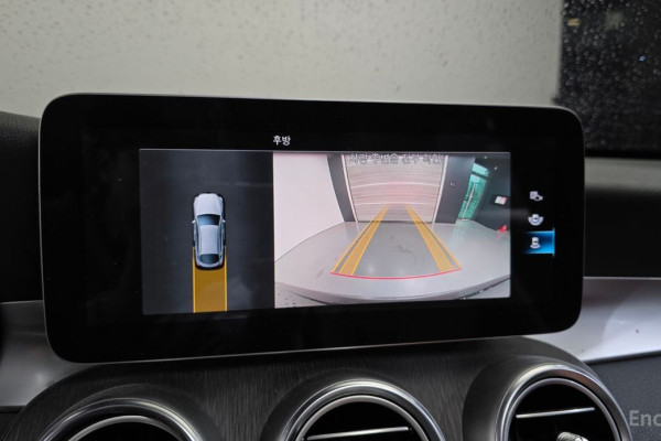 2021 Mercedes-Benz GLC с пробегом 50 679 км