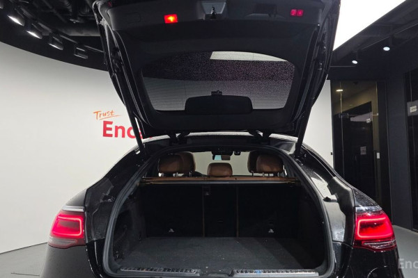 2021 Mercedes-Benz GLC с пробегом 50 679 км