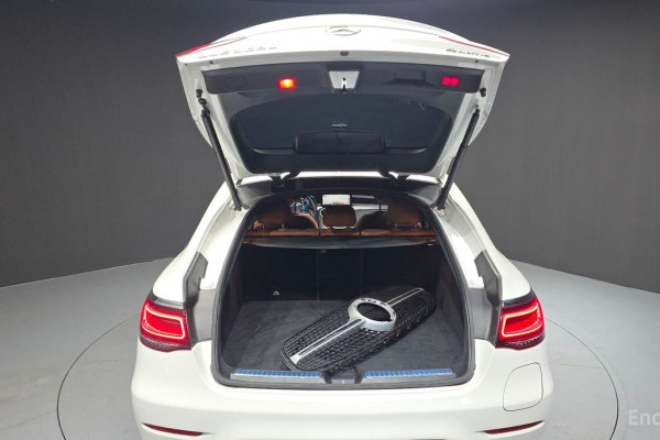 2021 Mercedes-Benz GLC с пробегом 84 705 км