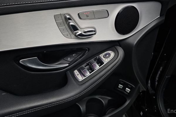 2021 Mercedes-Benz GLC с пробегом 50 912 км