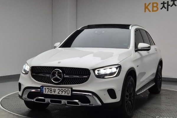 2021 Mercedes-Benz GLC с пробегом 63 905 км