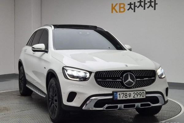 2021 Mercedes-Benz GLC с пробегом 63 905 км