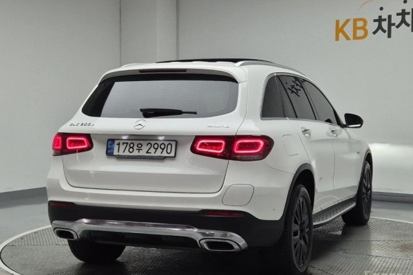 2021 Mercedes-Benz GLC с пробегом 63 905 км