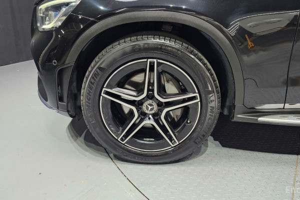 2022 Mercedes-Benz GLC с пробегом 104 977 км