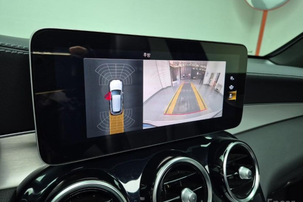 2021 Mercedes-Benz GLC с пробегом 63 905 км