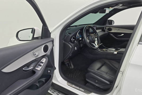 2021 Mercedes-Benz GLC с пробегом 64 464 км