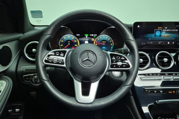 2021 Mercedes-Benz GLC с пробегом 63 905 км