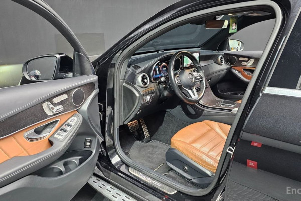 2022 Mercedes-Benz GLC с пробегом 104 977 км