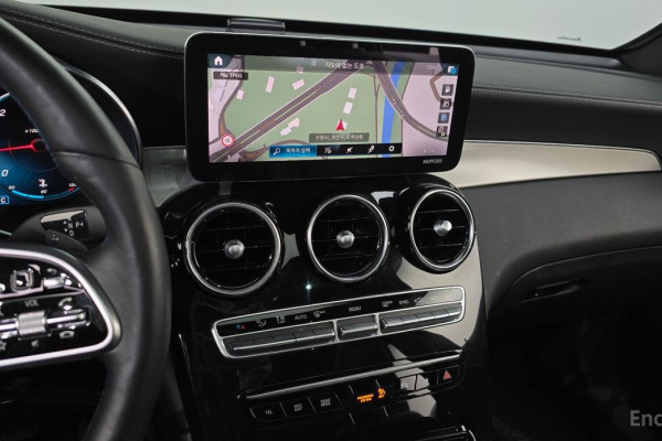 2021 Mercedes-Benz GLC с пробегом 64 464 км