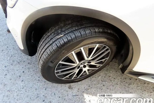 2021 Mercedes-Benz GLC с пробегом 81 162 км