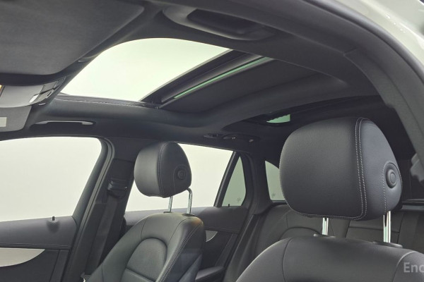 2021 Mercedes-Benz GLC с пробегом 64 464 км