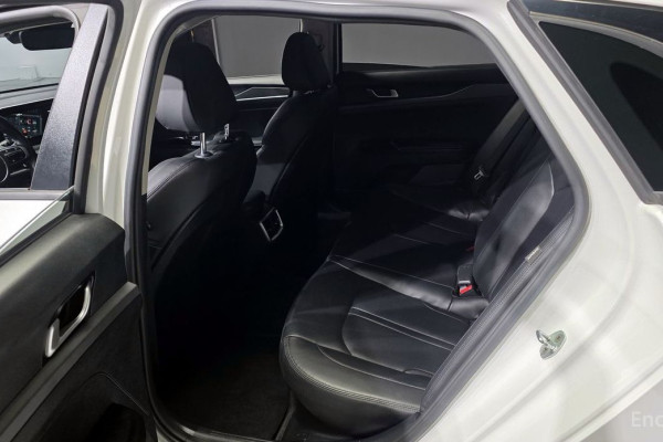 2022 Kia K5 с пробегом 111 350 км