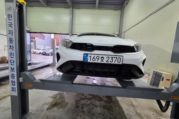 2022 Kia K3 с пробегом 93 048 км