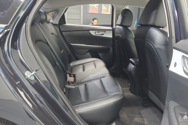 2022 Kia K3 с пробегом 56 182 км