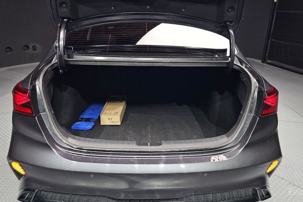 2022 Kia K3 с пробегом 87 505 км