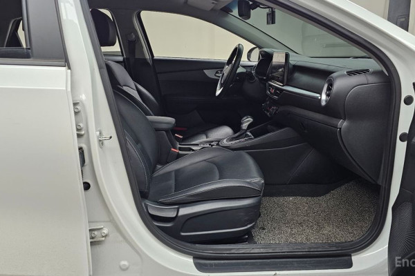 2021 Kia K3 с пробегом 75 953 км