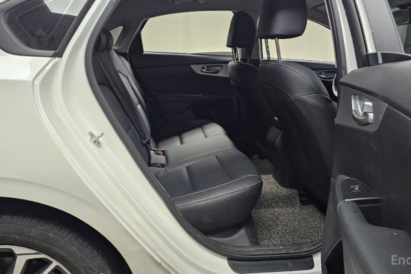 2021 Kia K3 с пробегом 75 953 км