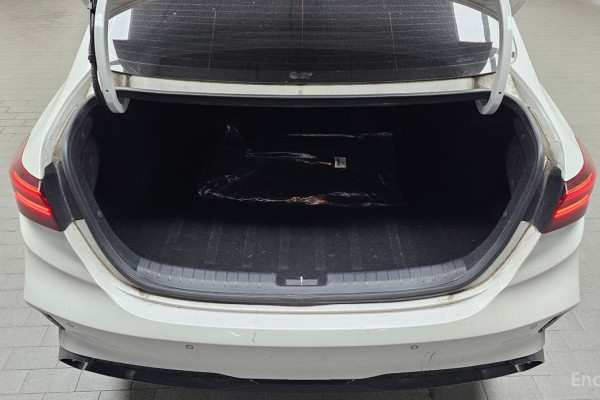 2021 Kia K3 с пробегом 75 953 км