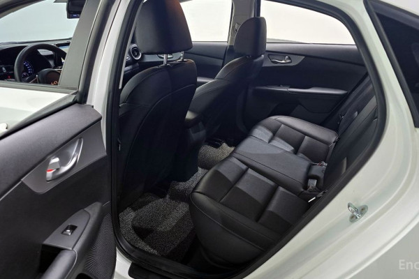 2022 Kia K3 с пробегом 75 079 км