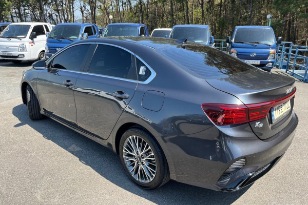 2021 Kia K3 с пробегом 86 000 км