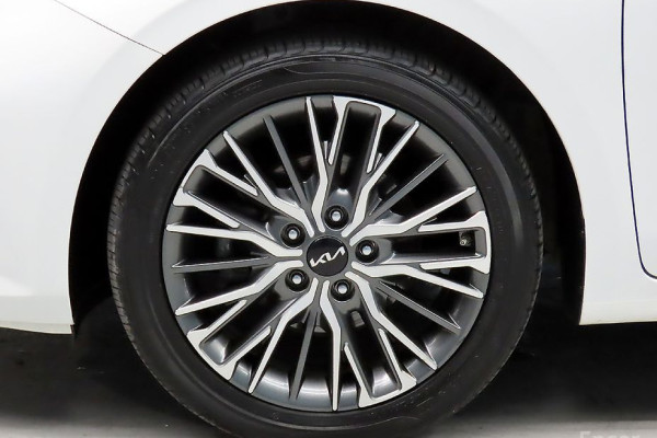 2022 Kia K3 с пробегом 94 306 км