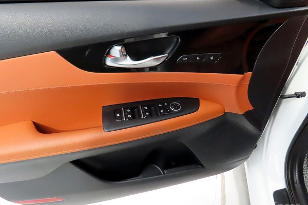 2022 Kia K3 с пробегом 94 306 км