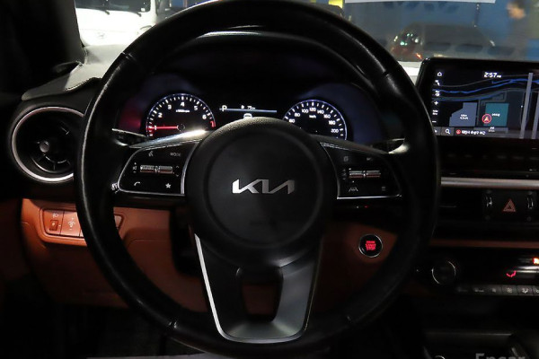 2022 Kia K3 с пробегом 94 306 км