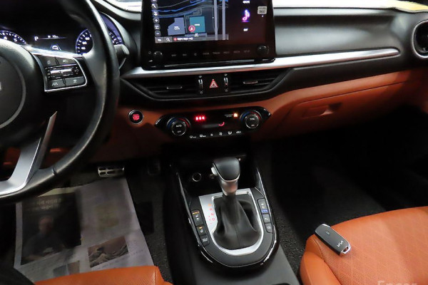 2022 Kia K3 с пробегом 94 306 км