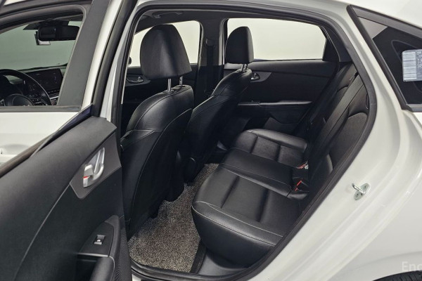 2022 Kia K3 с пробегом 43 320 км