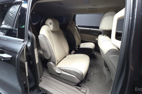 2024 Kia Carnival с пробегом 27 123 км