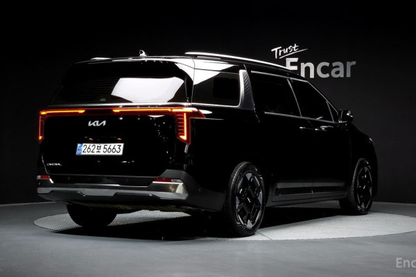 2024 Kia Carnival с пробегом 45 979 км