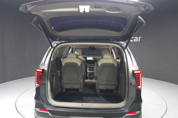 2024 Kia Carnival с пробегом 27 123 км