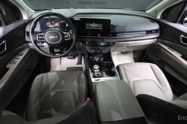 2024 Kia Carnival с пробегом 45 979 км